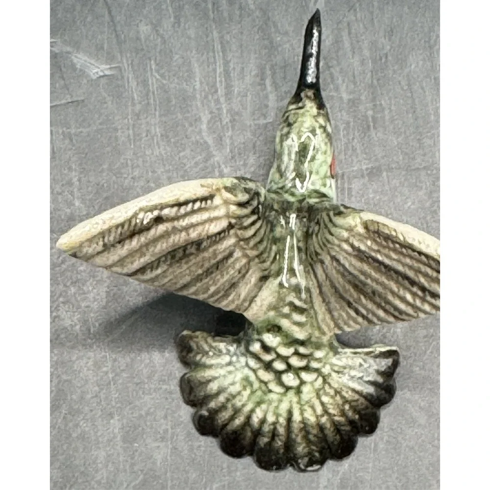 Porcelain Hummingbird With Flower 1